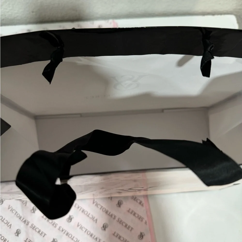 VICTORIAS SECRET gift bag with stamped tissue papper
